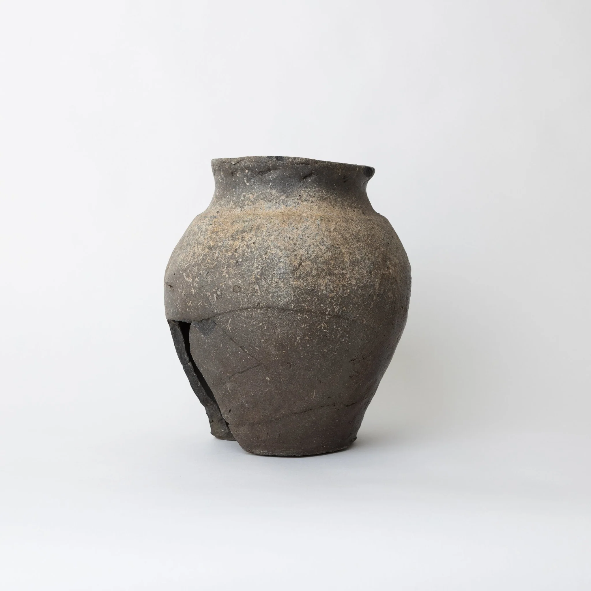 013 Unknown, Japan Ceramic Object - Image 2