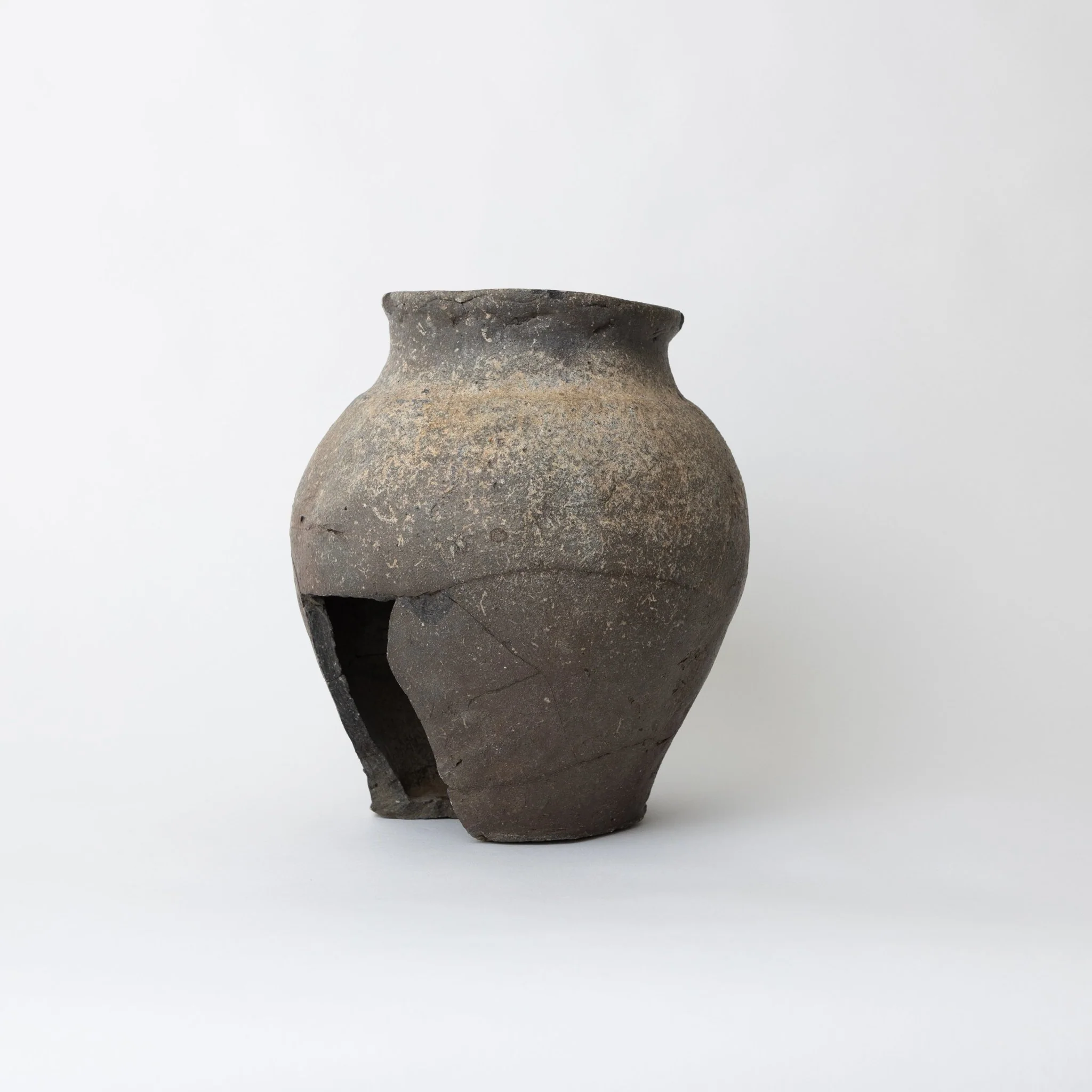 013 Unknown, Japan Ceramic Object - Image 3