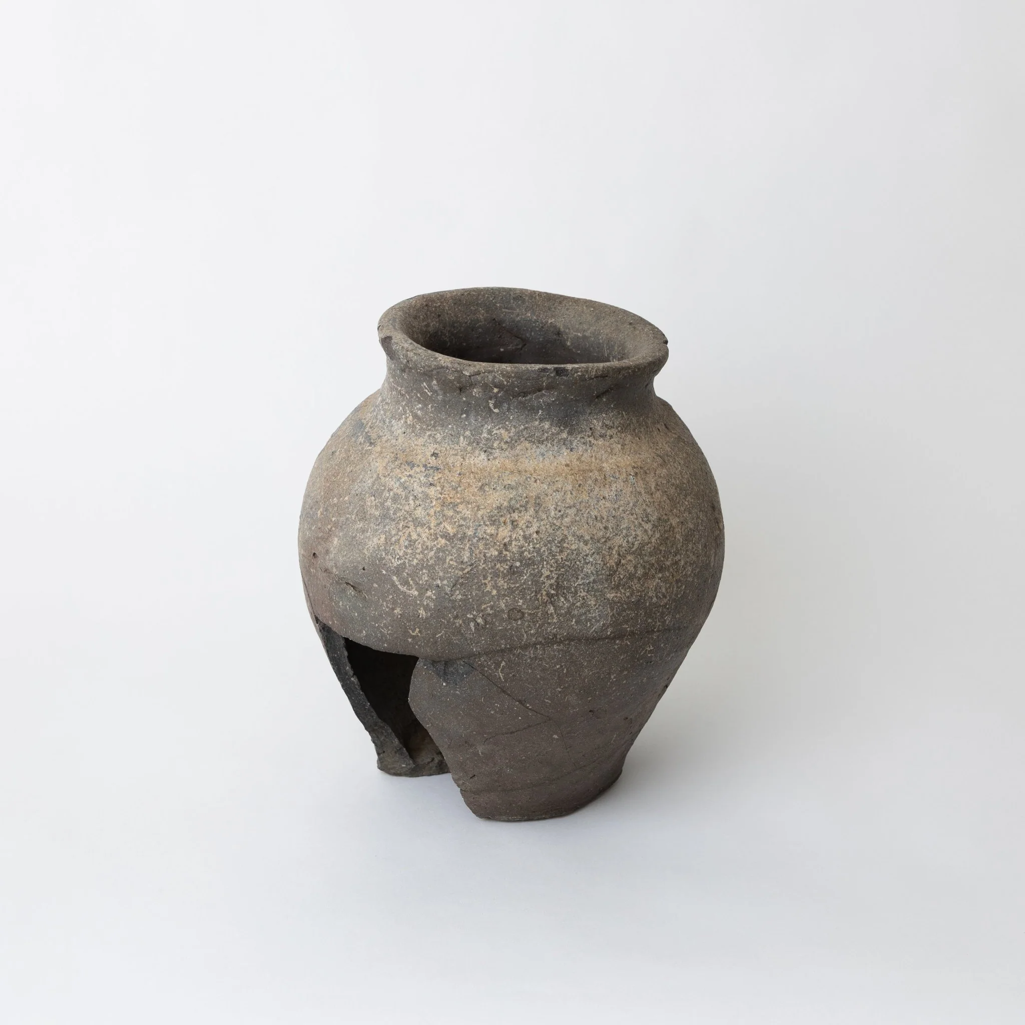 013 Unknown, Japan Ceramic Object - Image 4