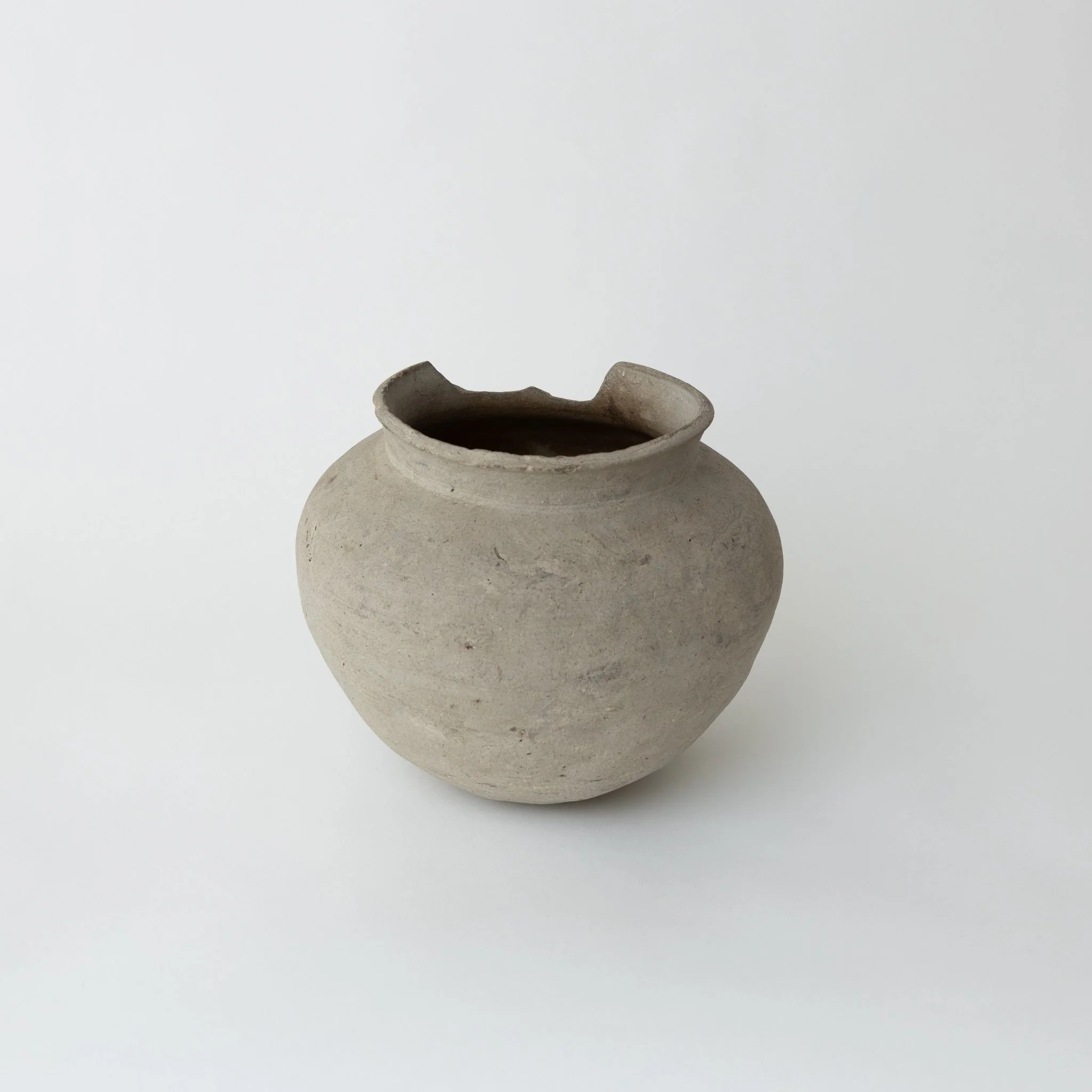 022 Unknown, Japan Ceramic Object - Image 3