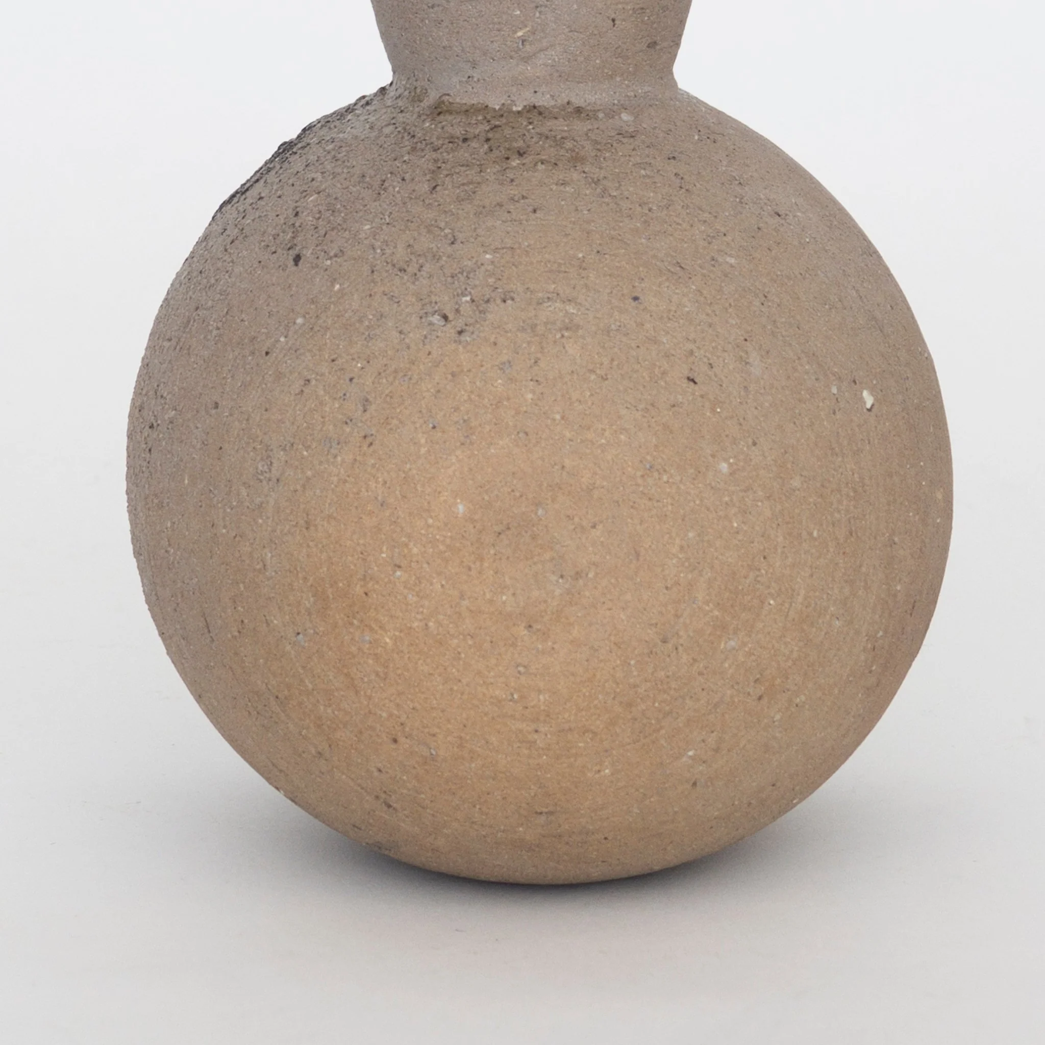 087 Unknown, Japan Ceramic Object - Image 2