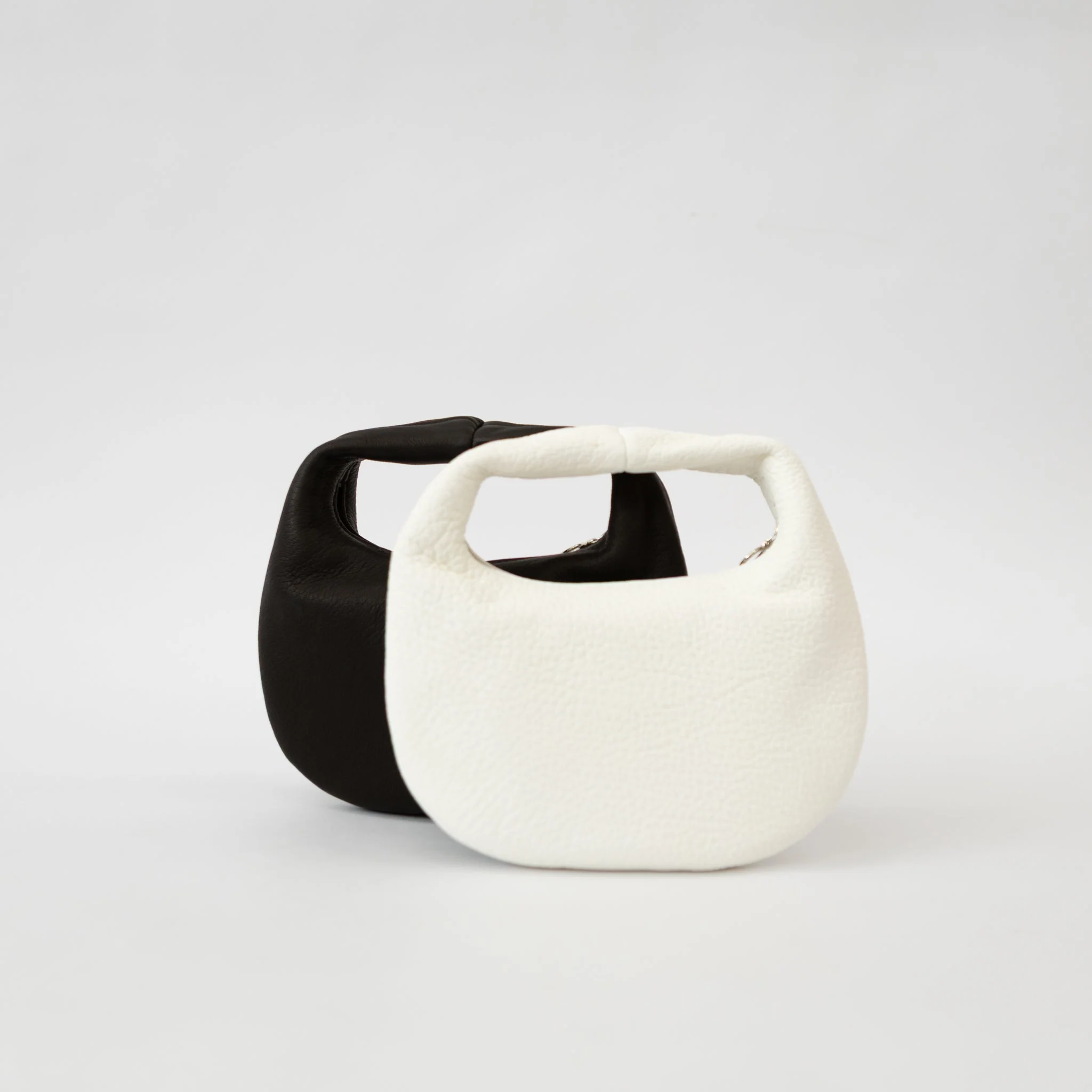 Aeta Deer Leather Round One Shoulder Bag Small DA58 - Image 4