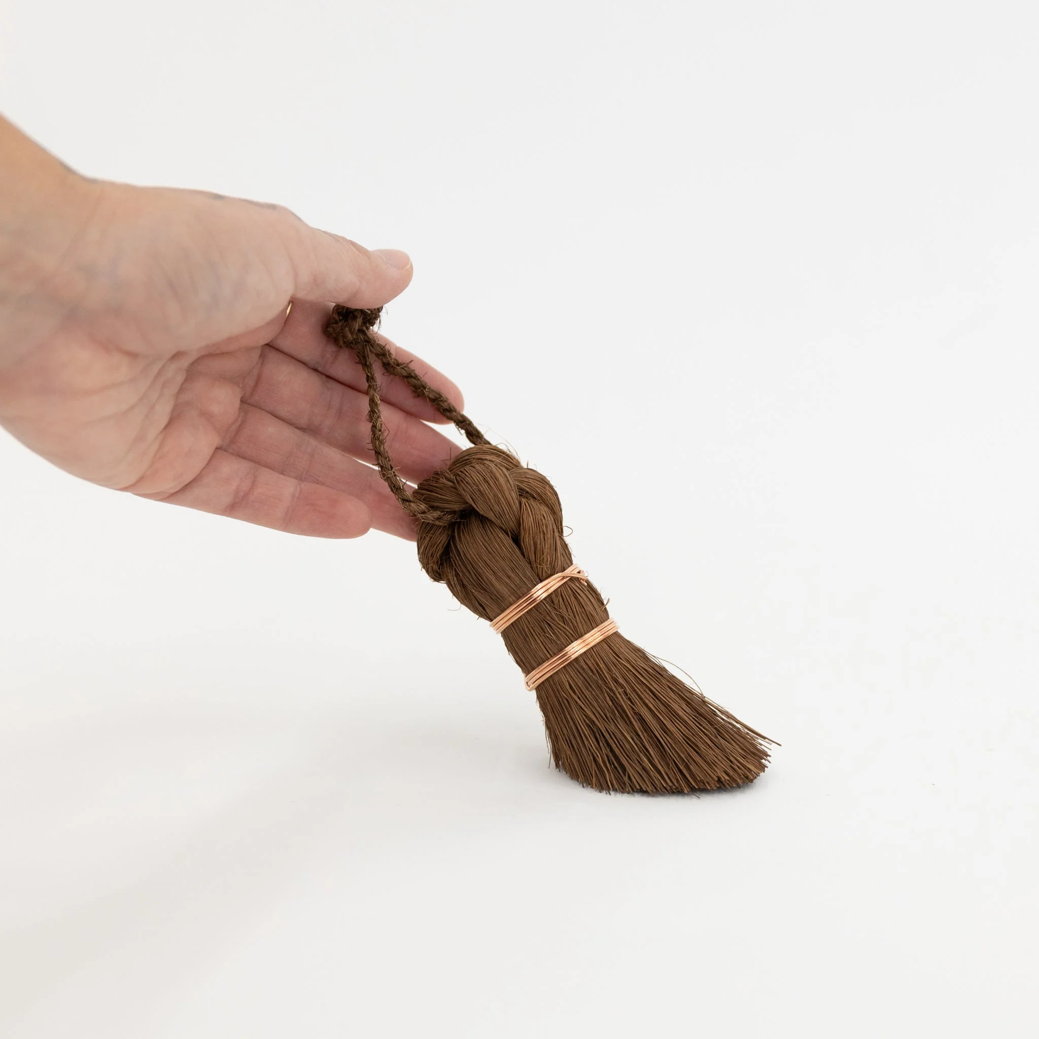Angled Palm Fiber Dust Brush [TR-002] - Image 2