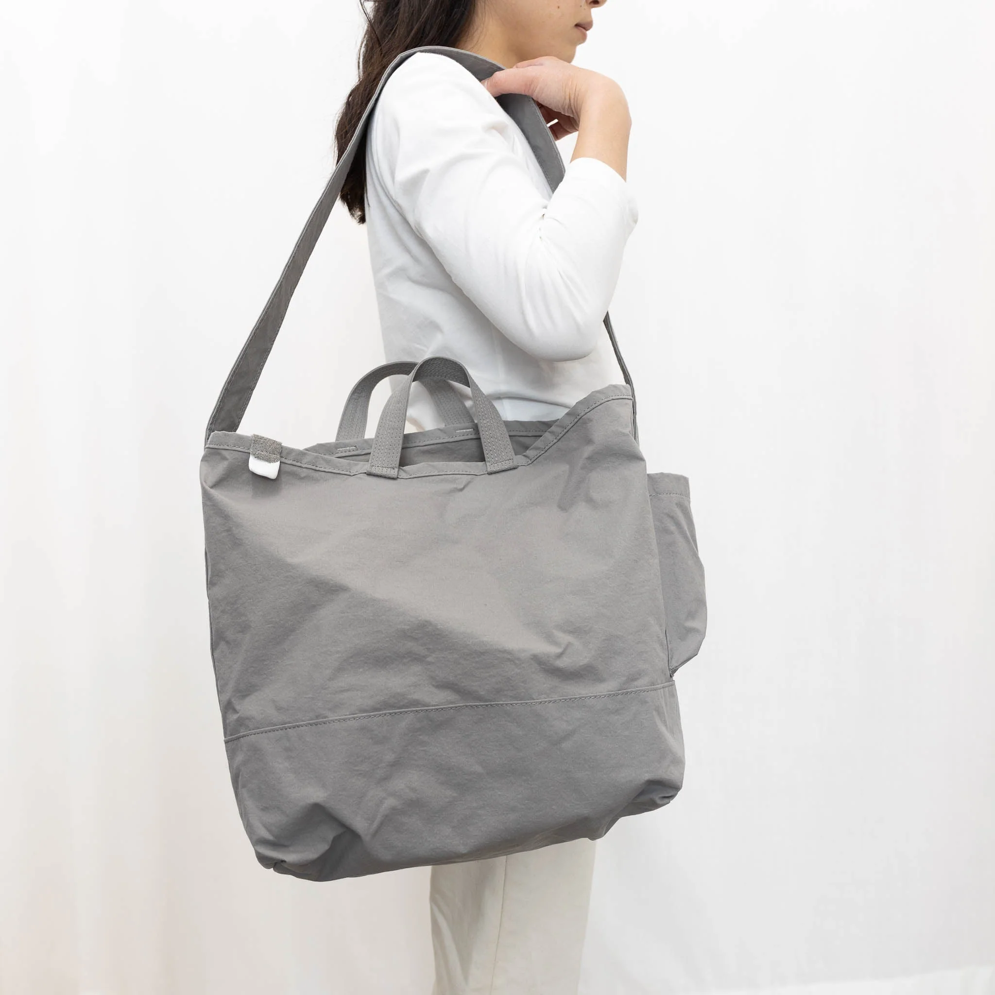 ANUNFOLD Side Pocket Tote Bag - Gray - Image 3