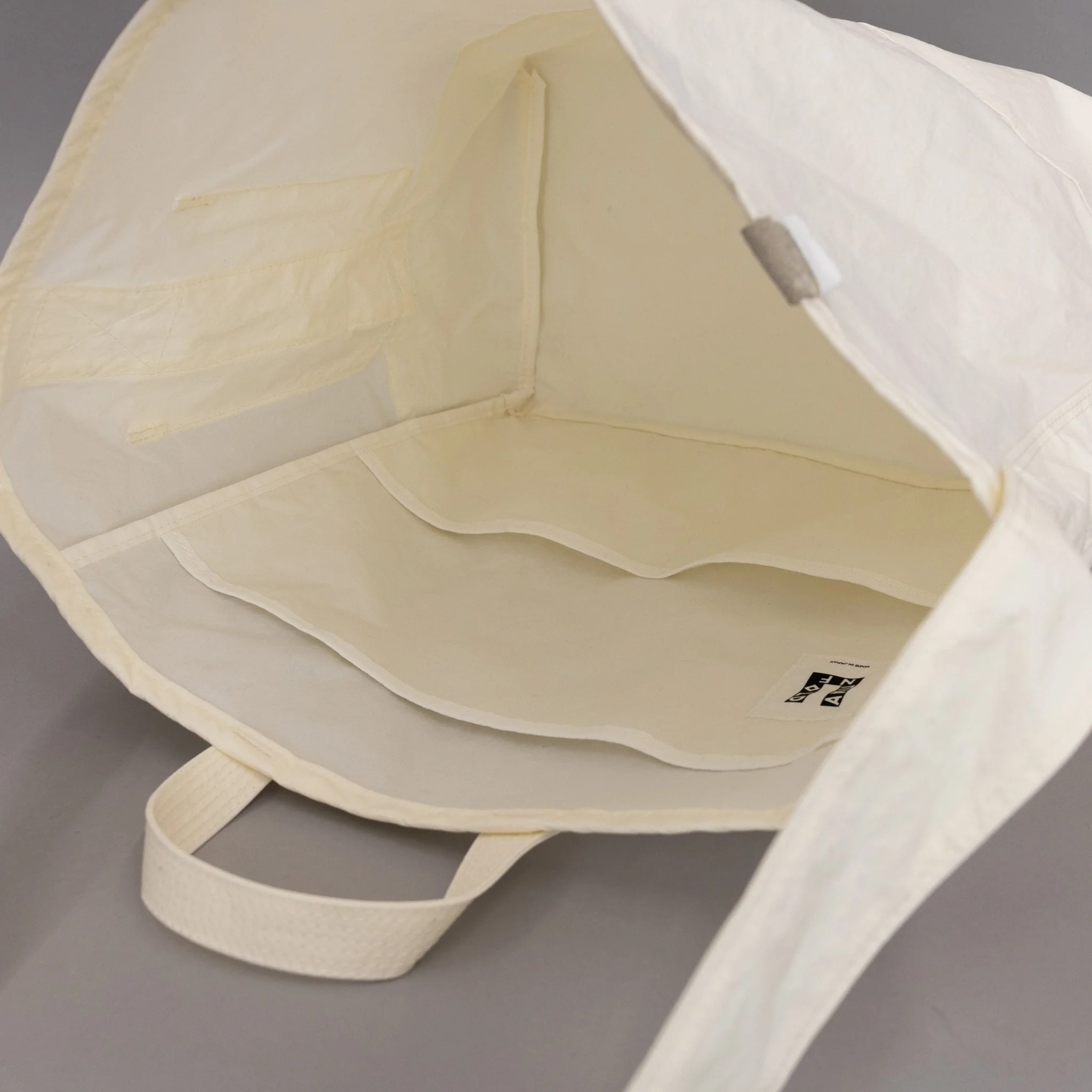 ANUNFOLD Side Pocket Tote Bag - White - Image 4