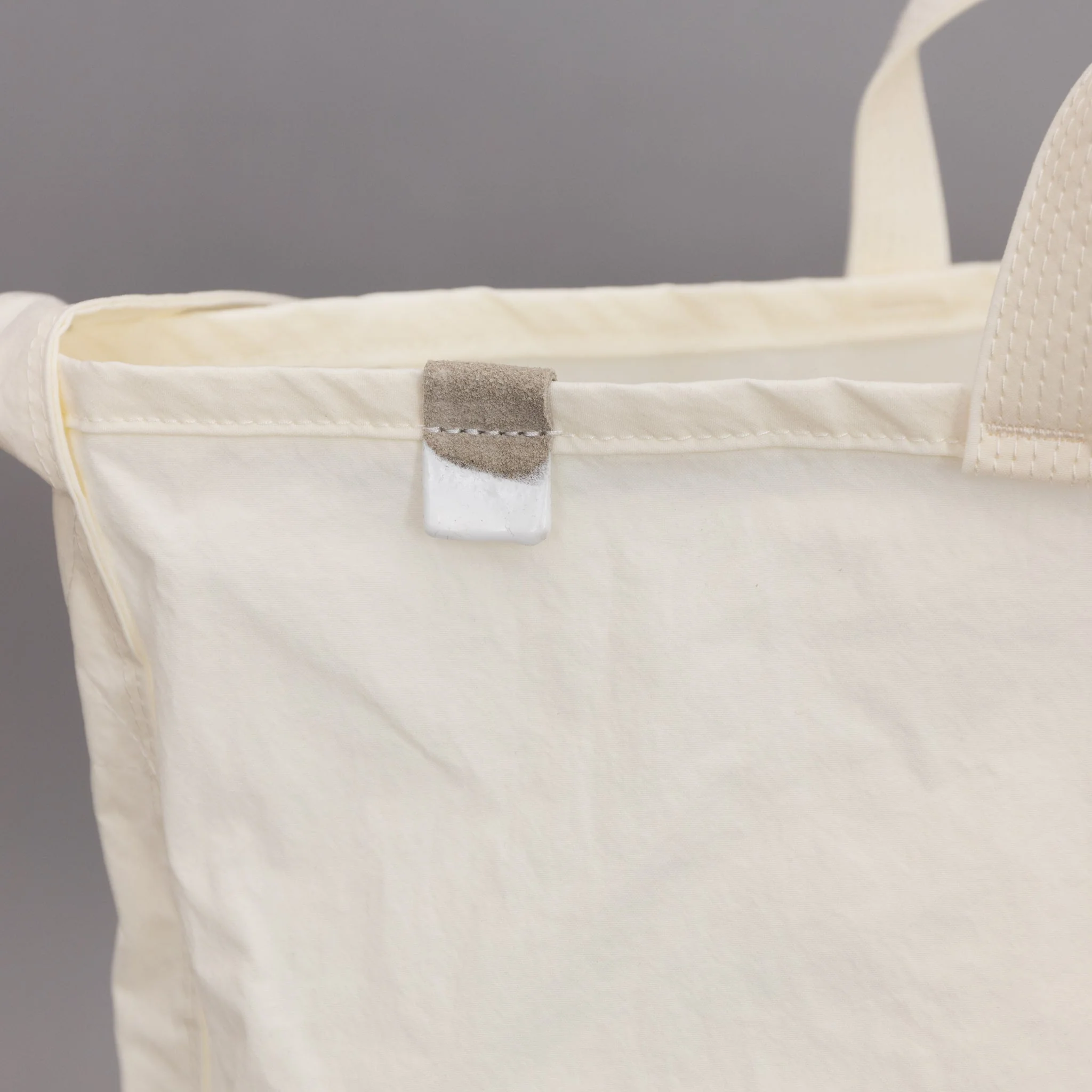 ANUNFOLD Side Pocket Tote Bag - White - Image 5