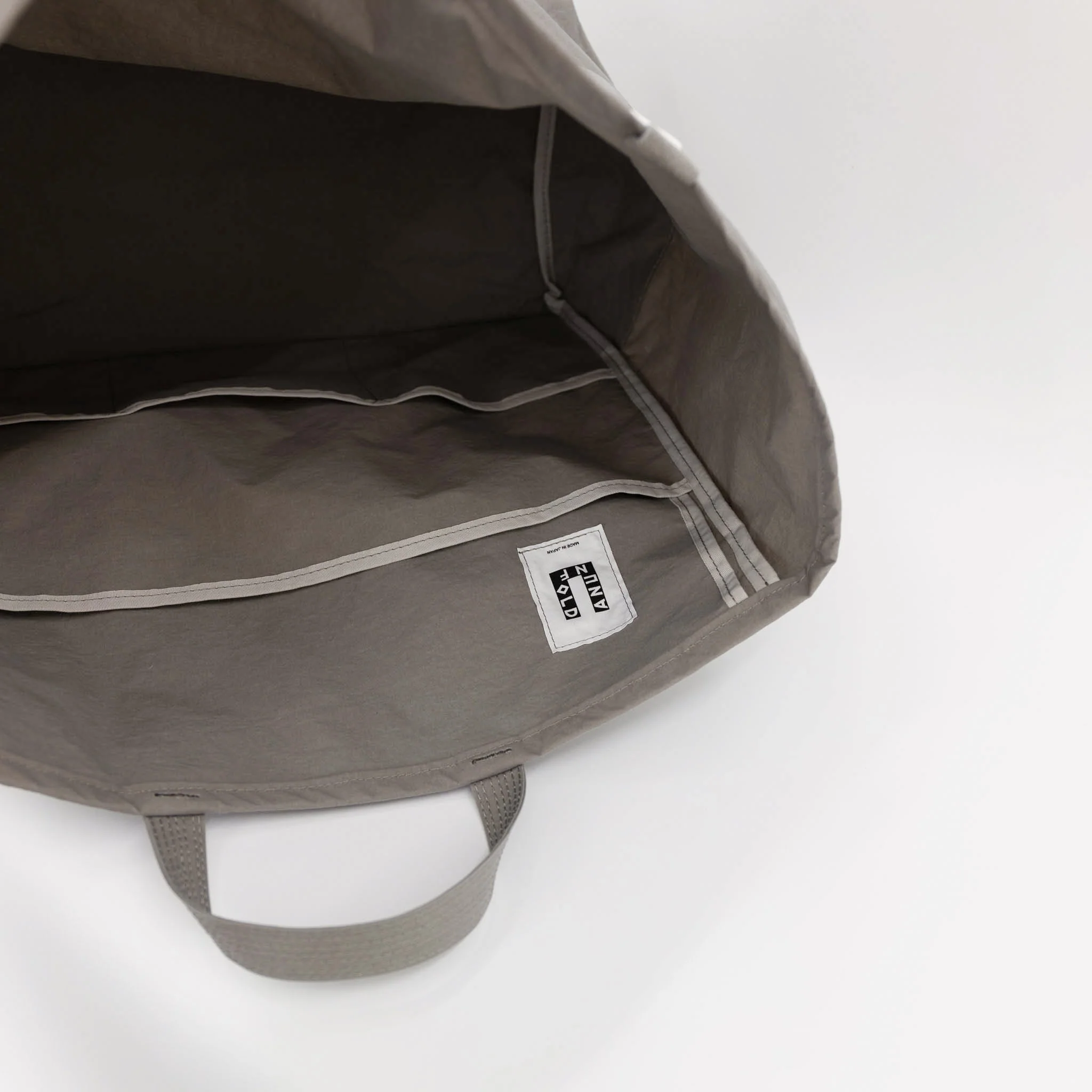 ANUNFOLD Travel Tote - Gray - Image 4
