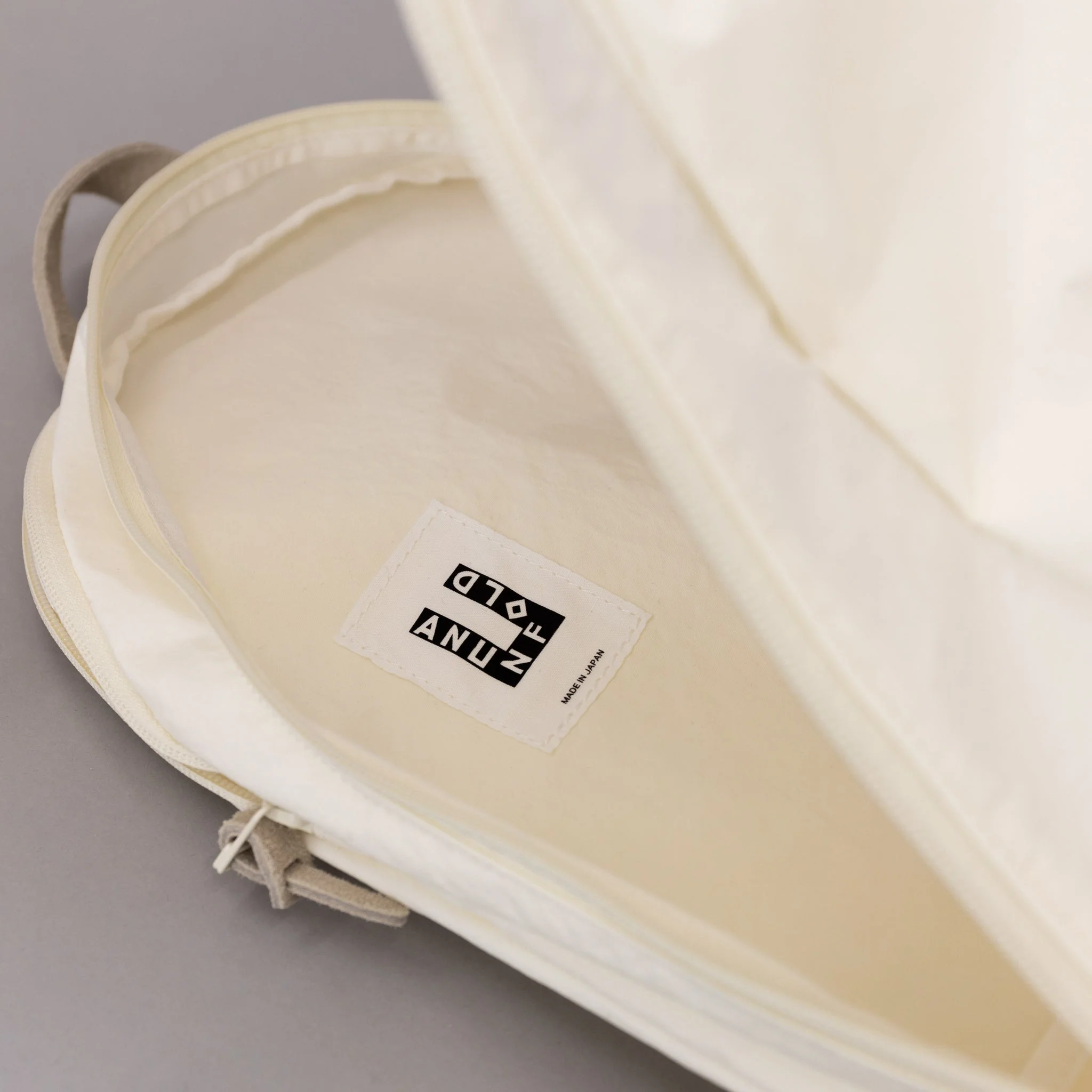 ANUNFOLD Wrap Pack - White - Image 9