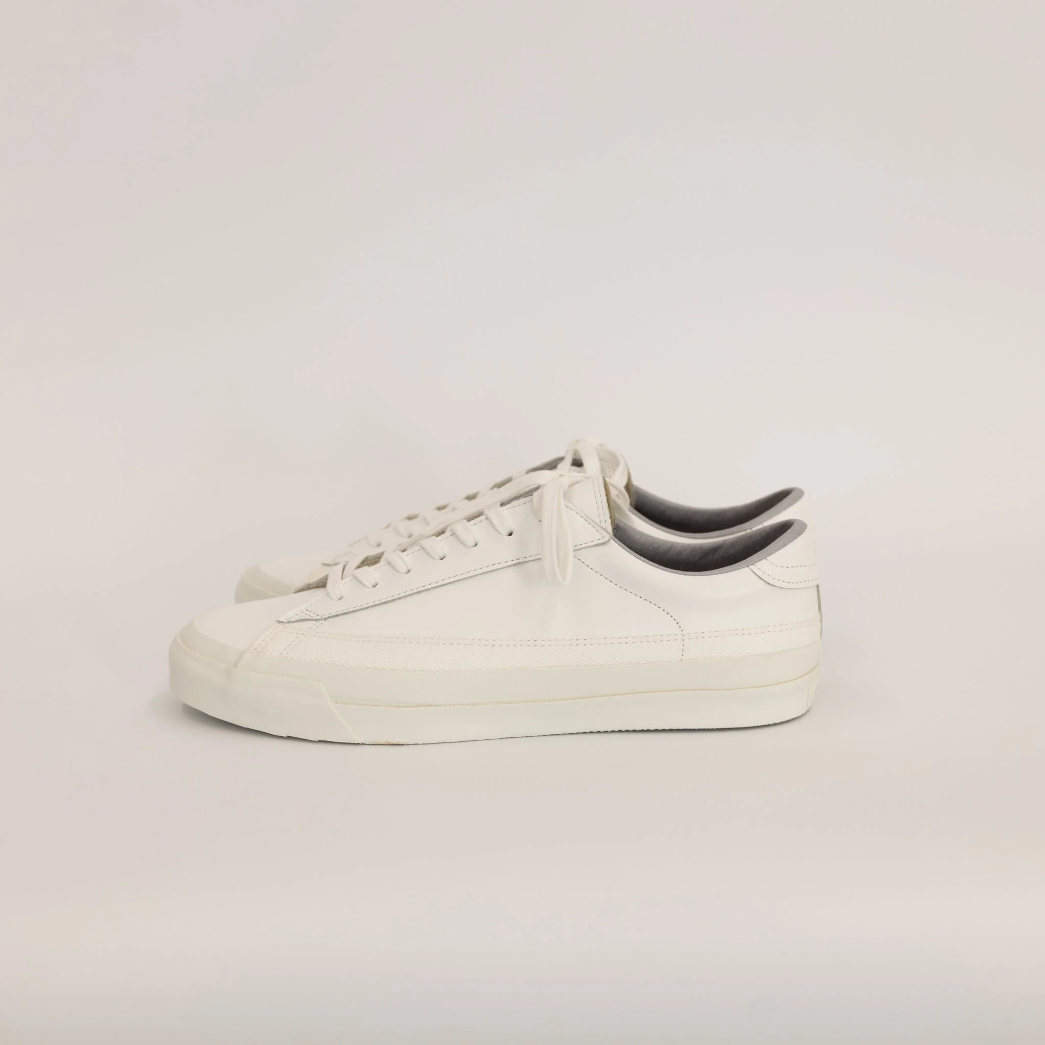 Asahi Low Leather White Shoes
