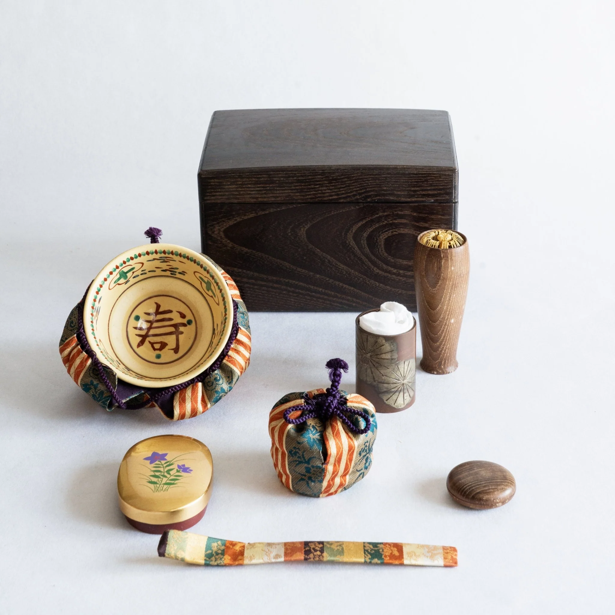 Chabako No.7 - Kotobuki Tea Bowl Rikyu Mulberry Wood Tea Box - Image 3
