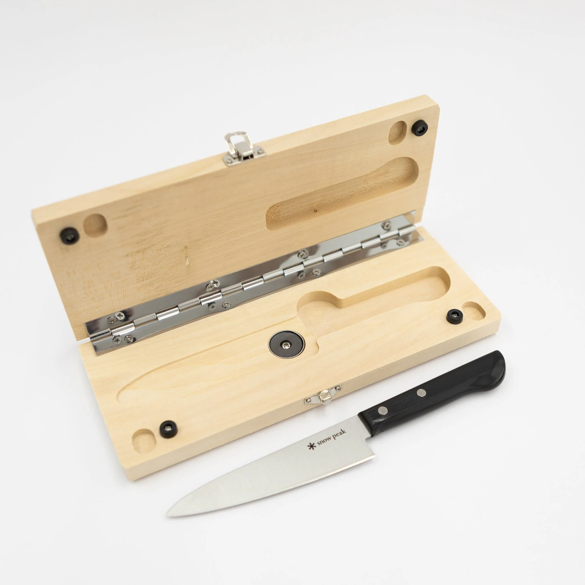 Snow Peak Cutting Board & Knife Set - Image 3