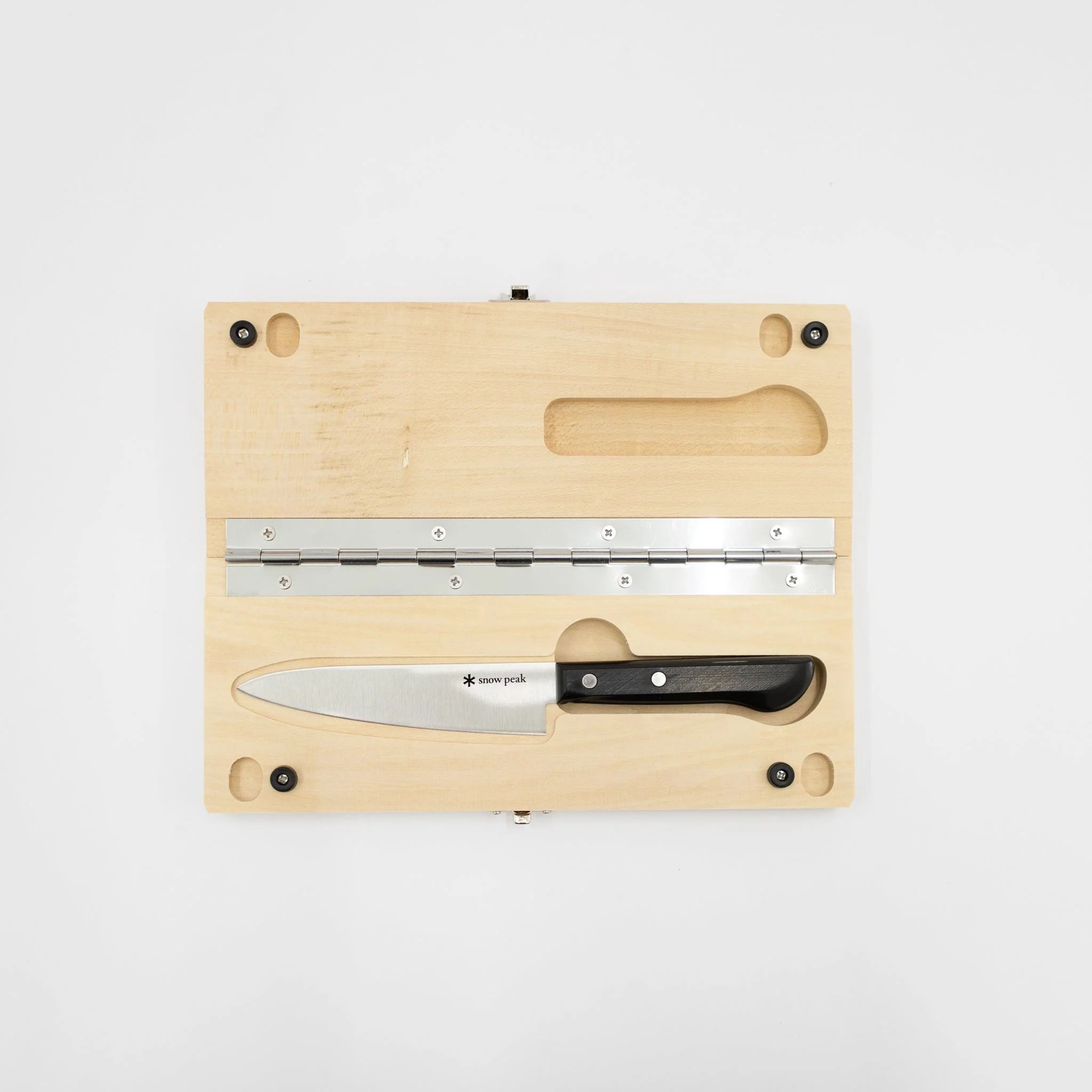Snow Peak Cutting Board & Knife Set - Image 5