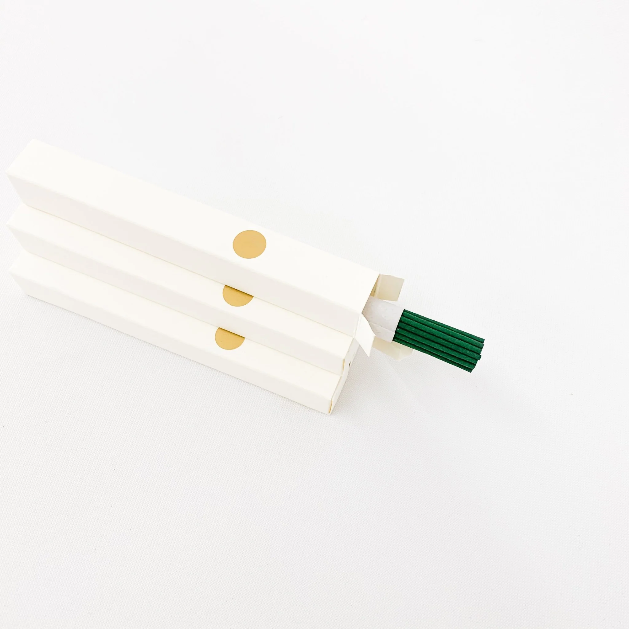 Golda Hiba Wood Incense - Image 3