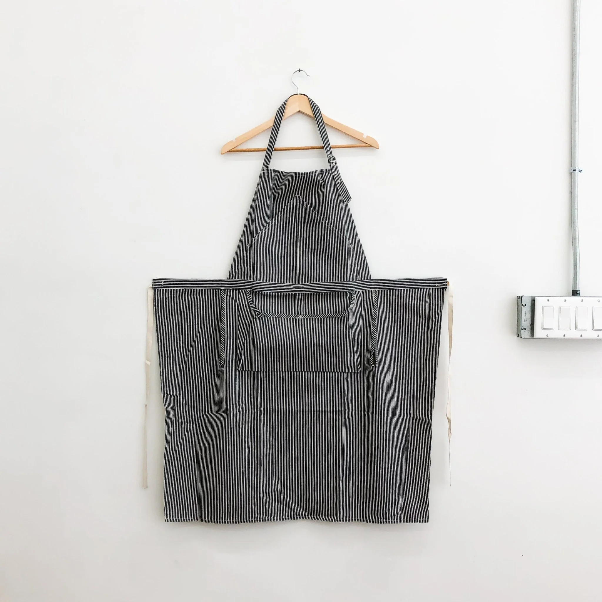Hakui Bibbed Apron - Stripe Black/White (6869-1)
