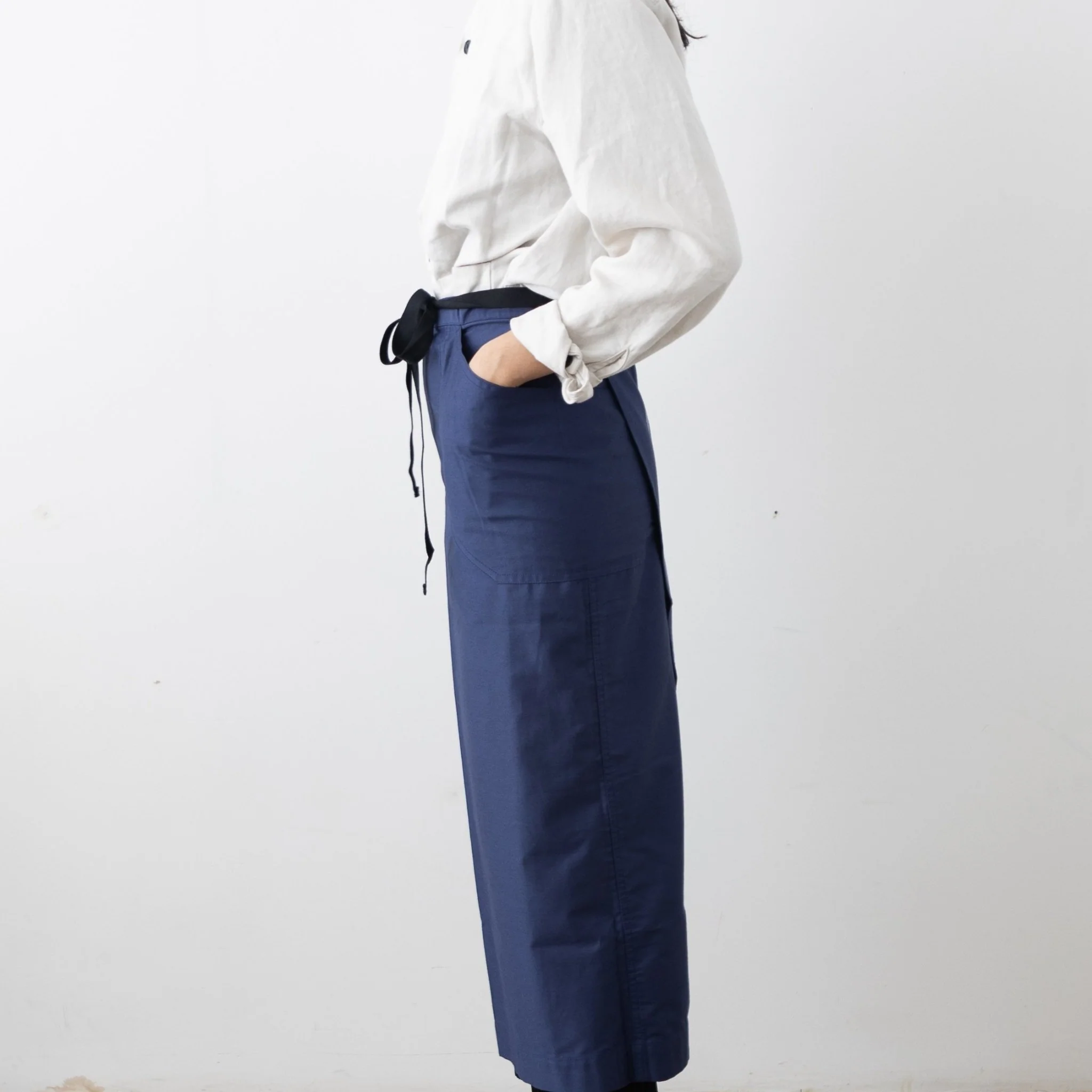 Hakui Long Waist Bistro Apron - Blue (6873-1) - Image 2