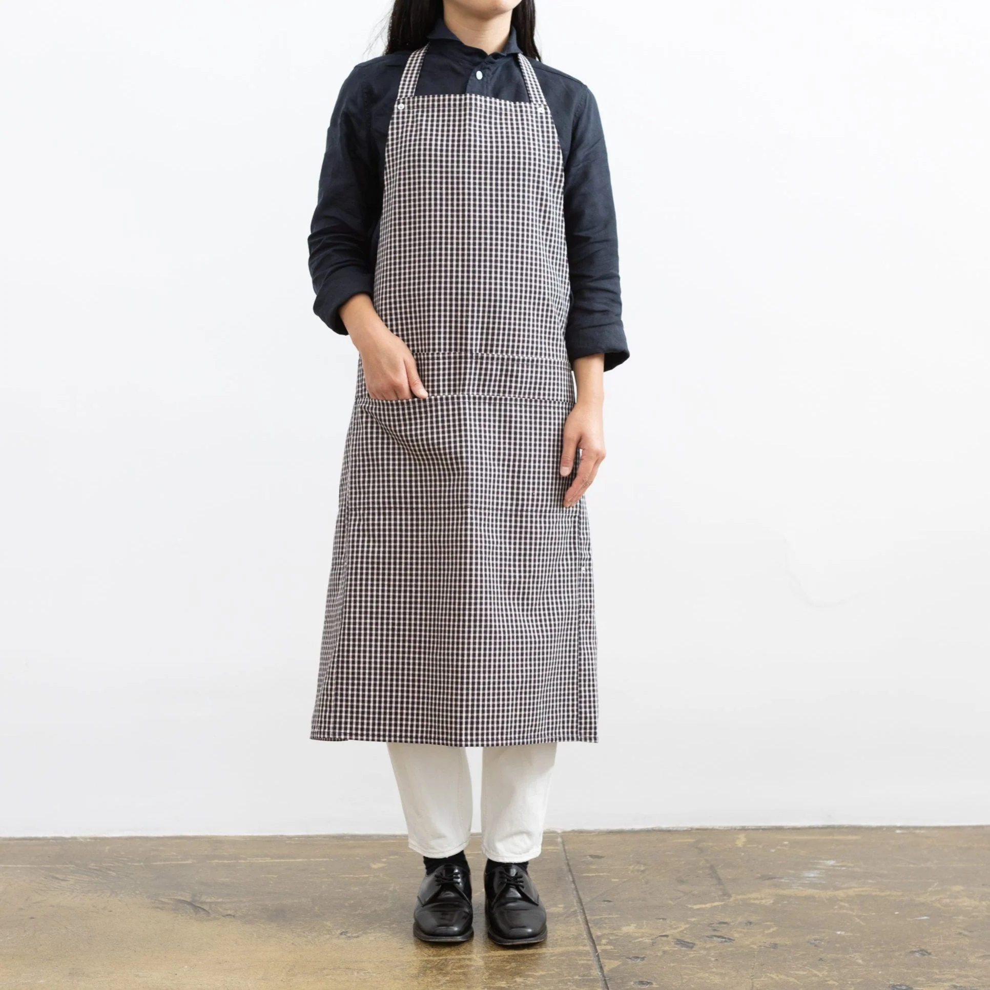 Hakui Bib Apron - Gingham Check - Image 2
