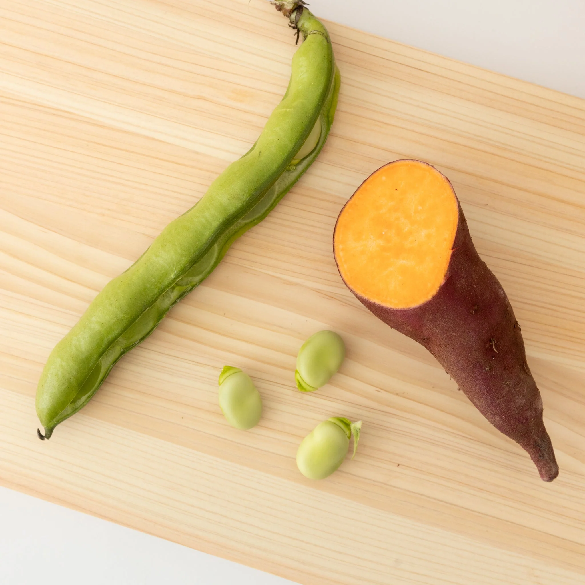 Hinoki Cutting Board with Stand - Image 2
