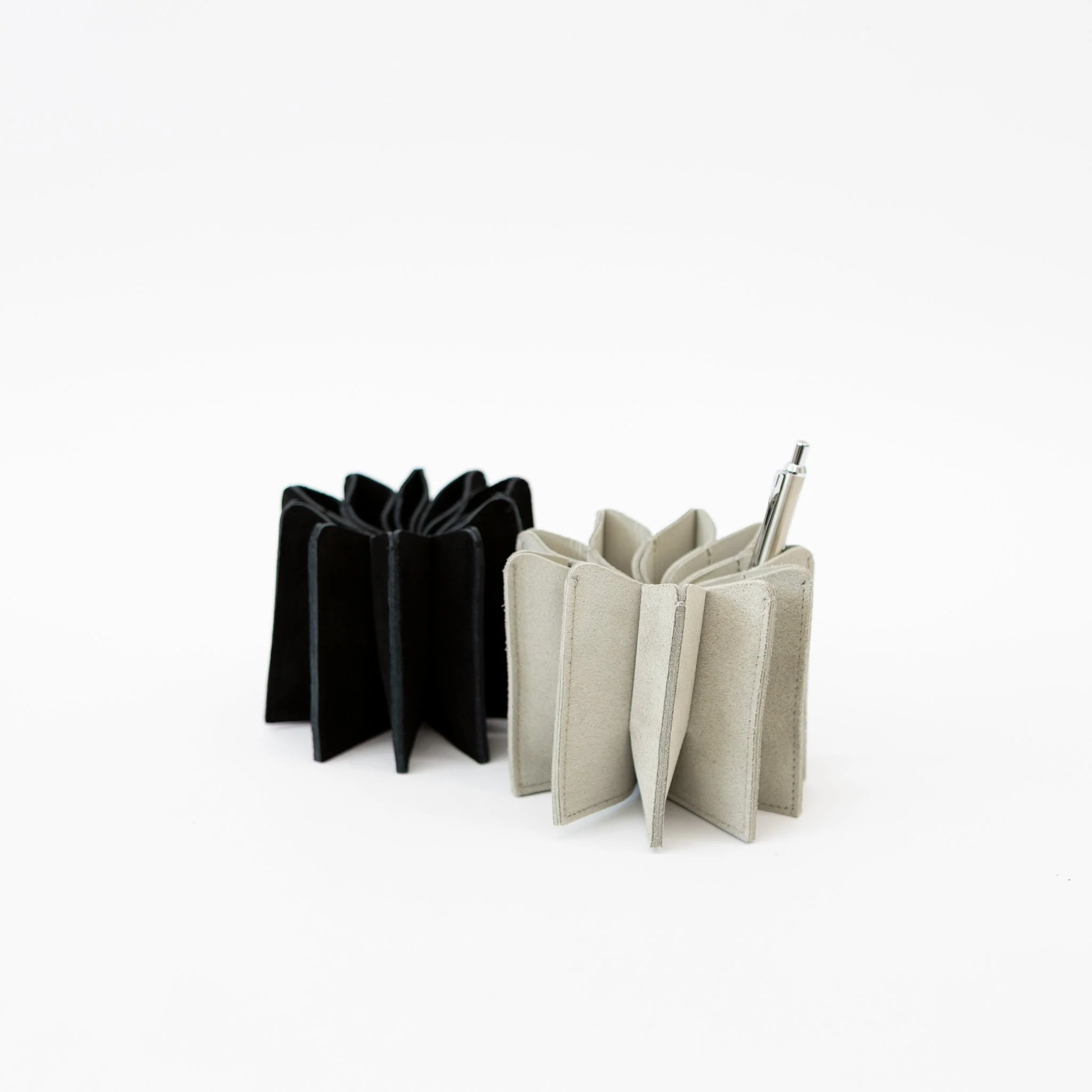 Irose Accordion Pen Holder - Image 4