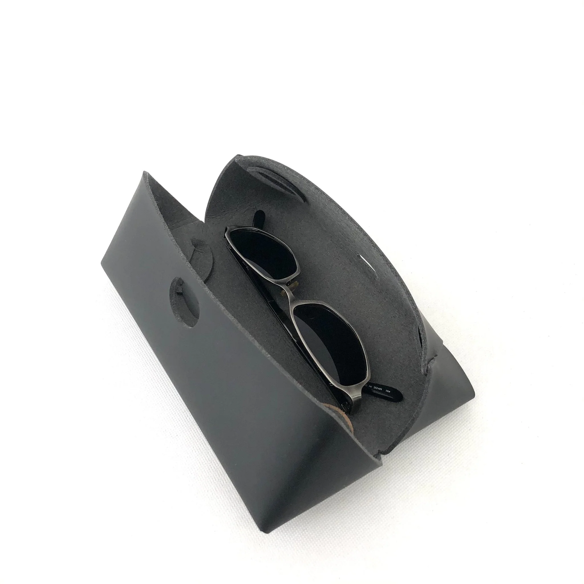 Irose Seamless Glasses/Pen Case - Image 6