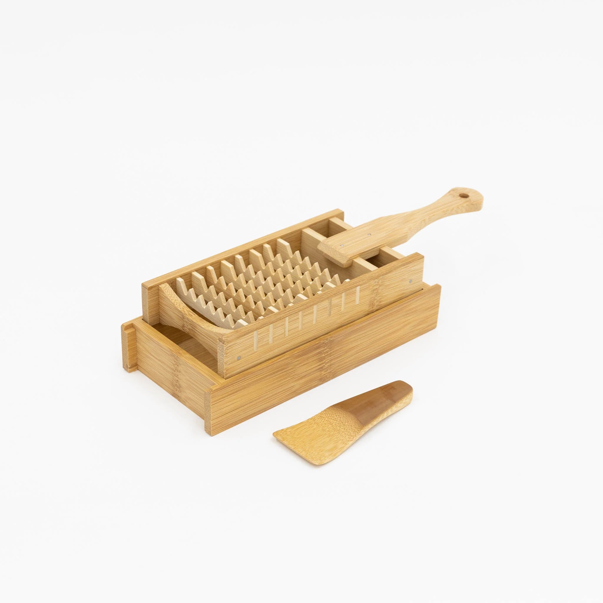 Kosuga Bamboo Daikon Grater Set - Image 3