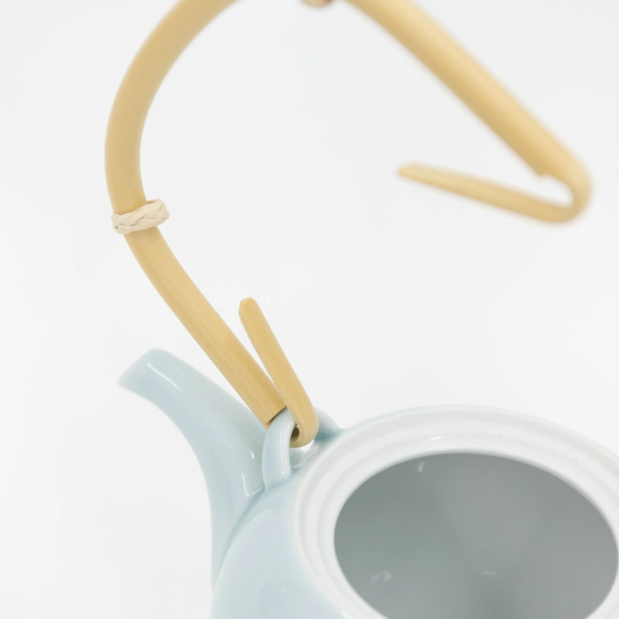 Hakusan Porcelain Mayu Teapot - Image 7