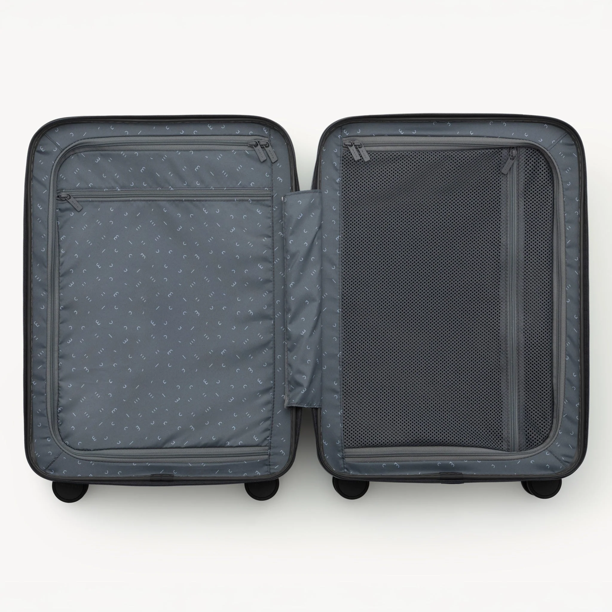 Moln Suitcase - Small - Obsidian - Image 5