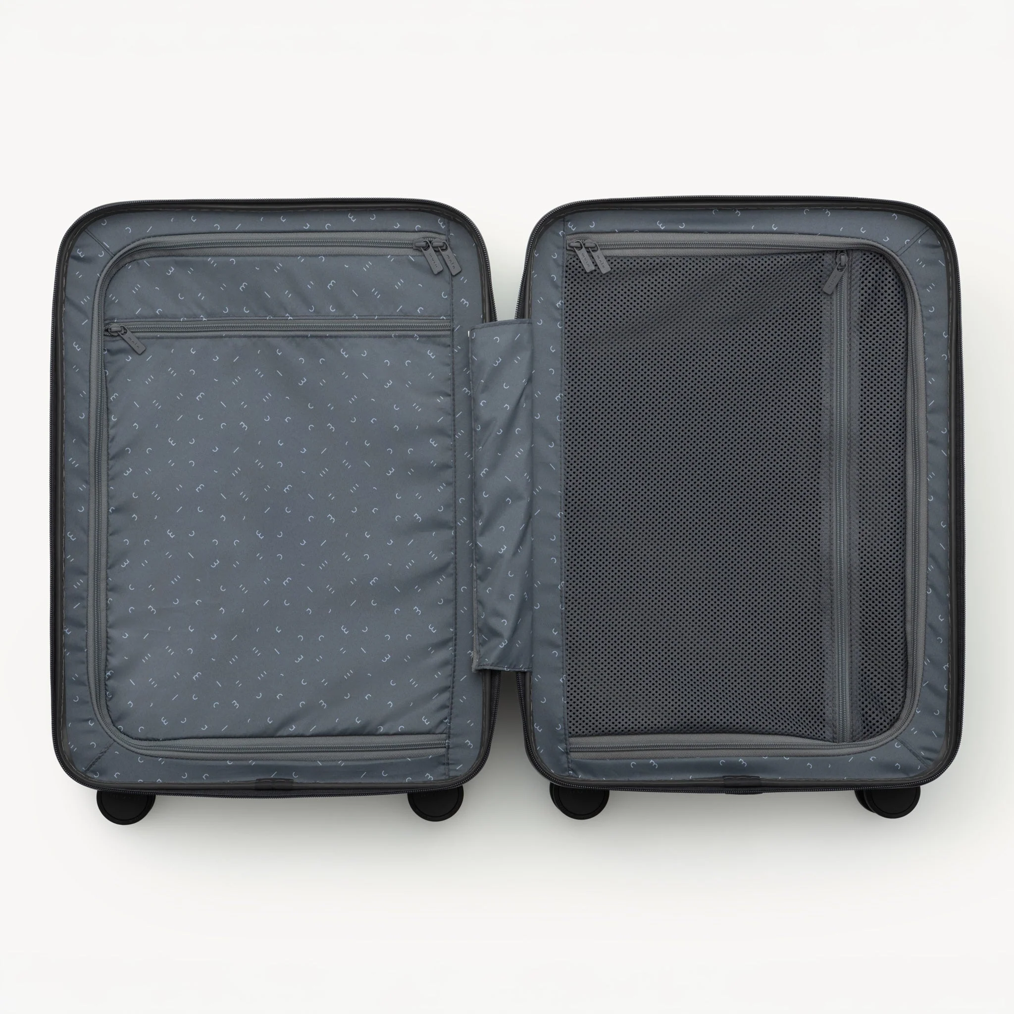 Moln Suitcase - Small Plus - Obsidian - Image 5