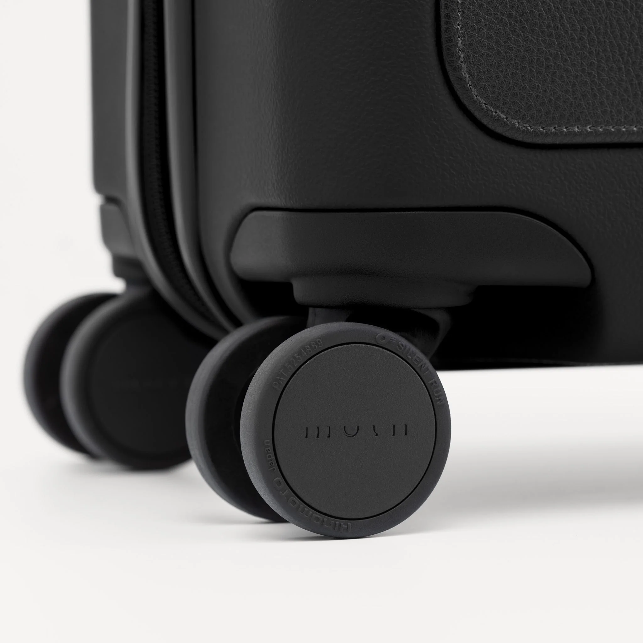 Moln Suitcase - Small Plus - Obsidian - Image 8