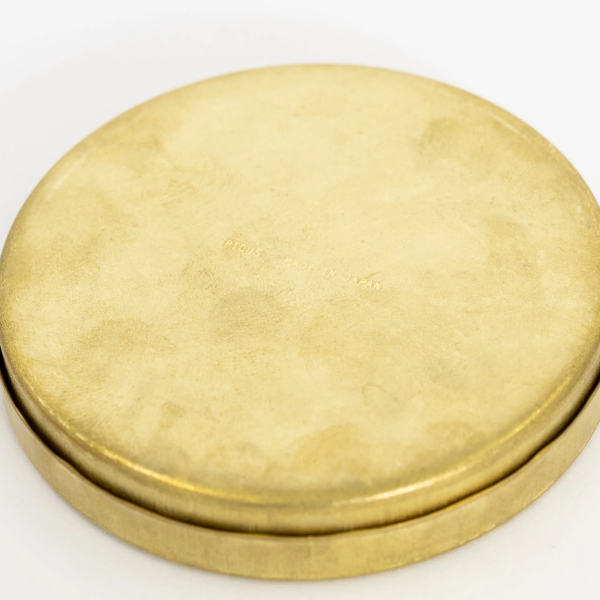 Picus Brass Round Case - Image 3