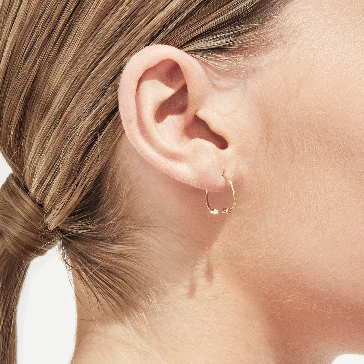 Shihara Diamond Twist Round Earring 01 - Image 4
