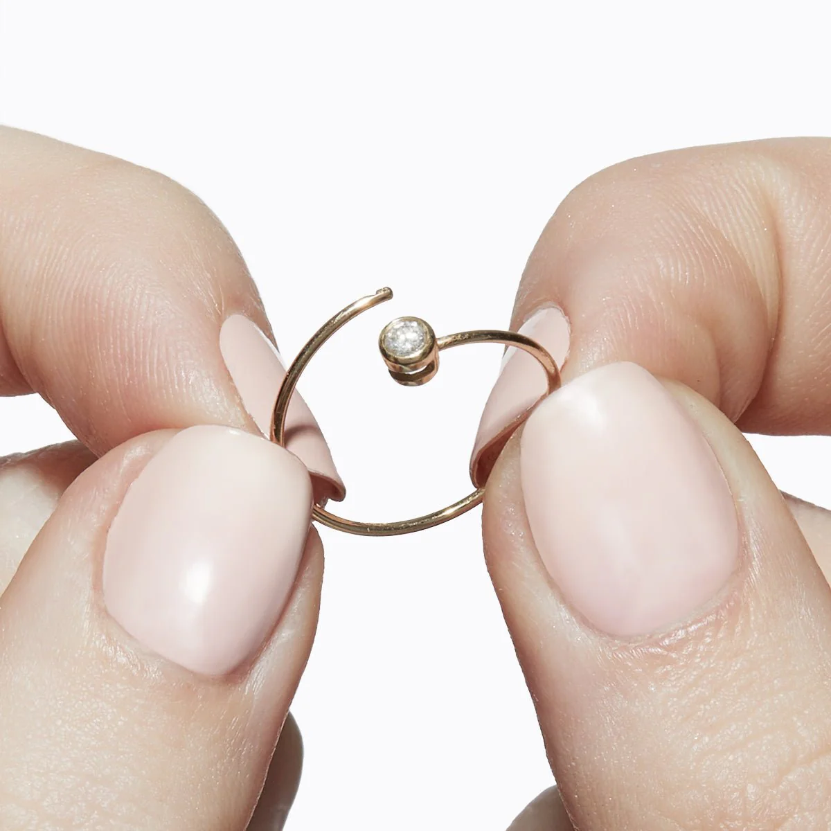 Shihara One-Stone Hoop Earring 02 - Image 4
