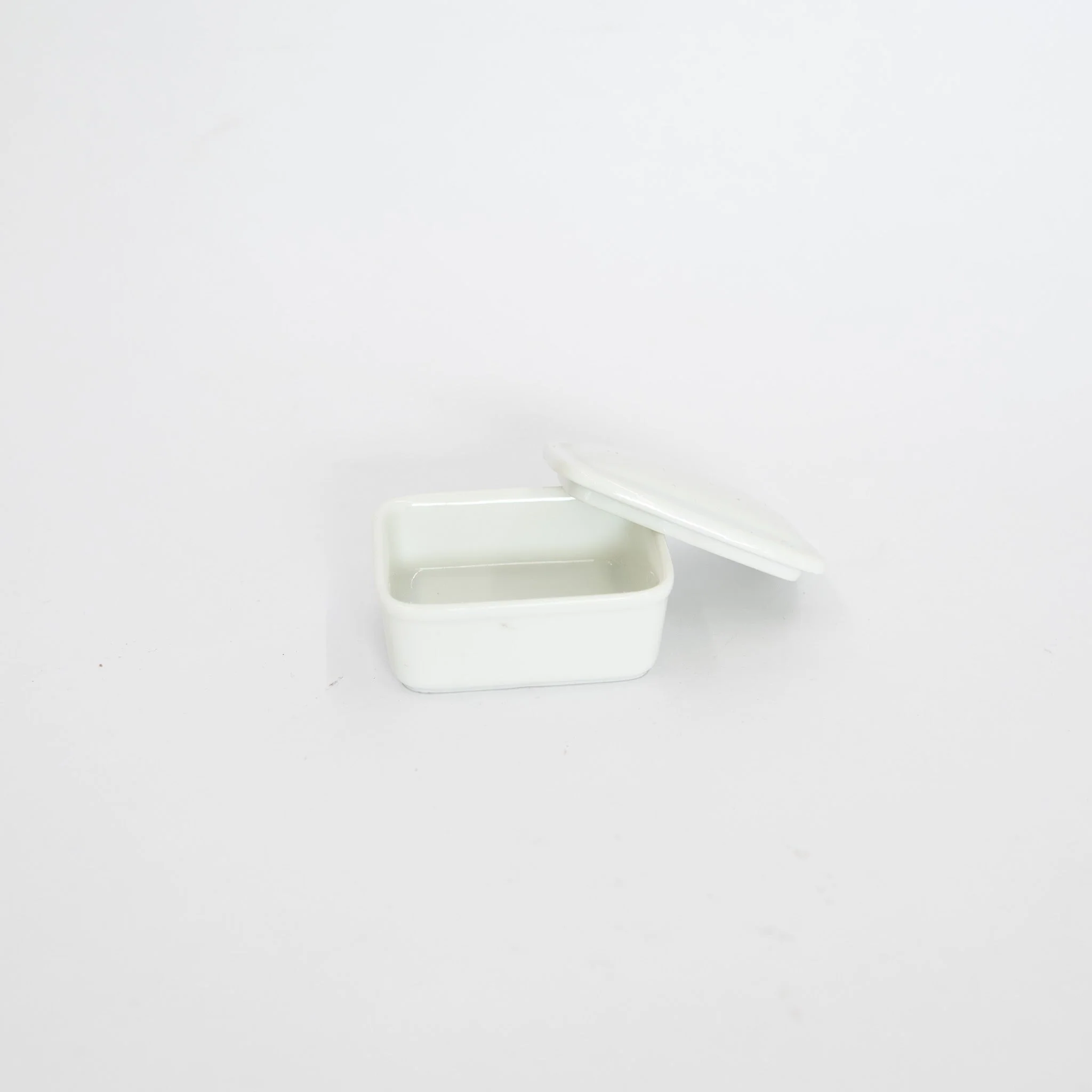 Small Porcelain box - Image 2