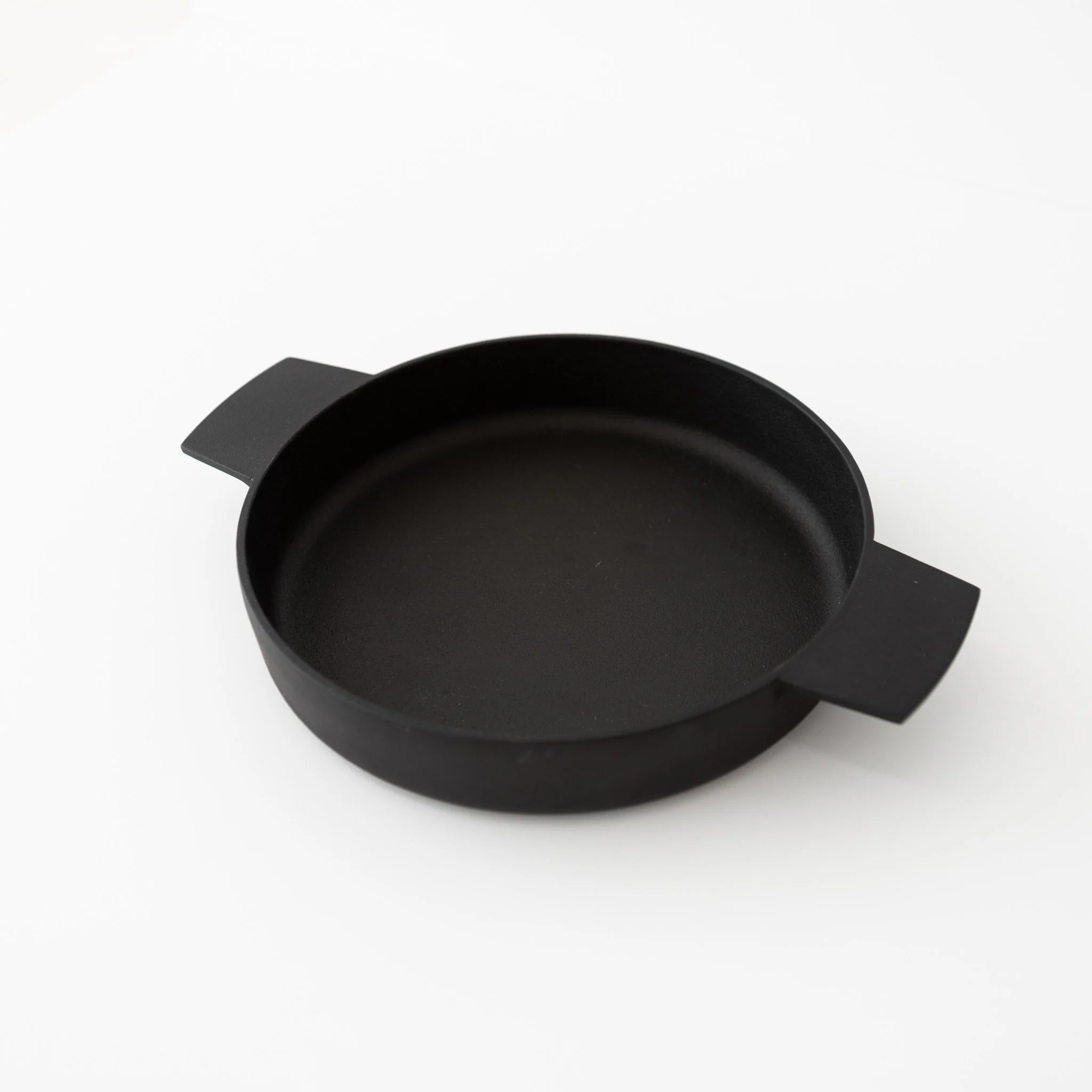 Kamasada Lacquered Iron Nesting Pans - Image 4